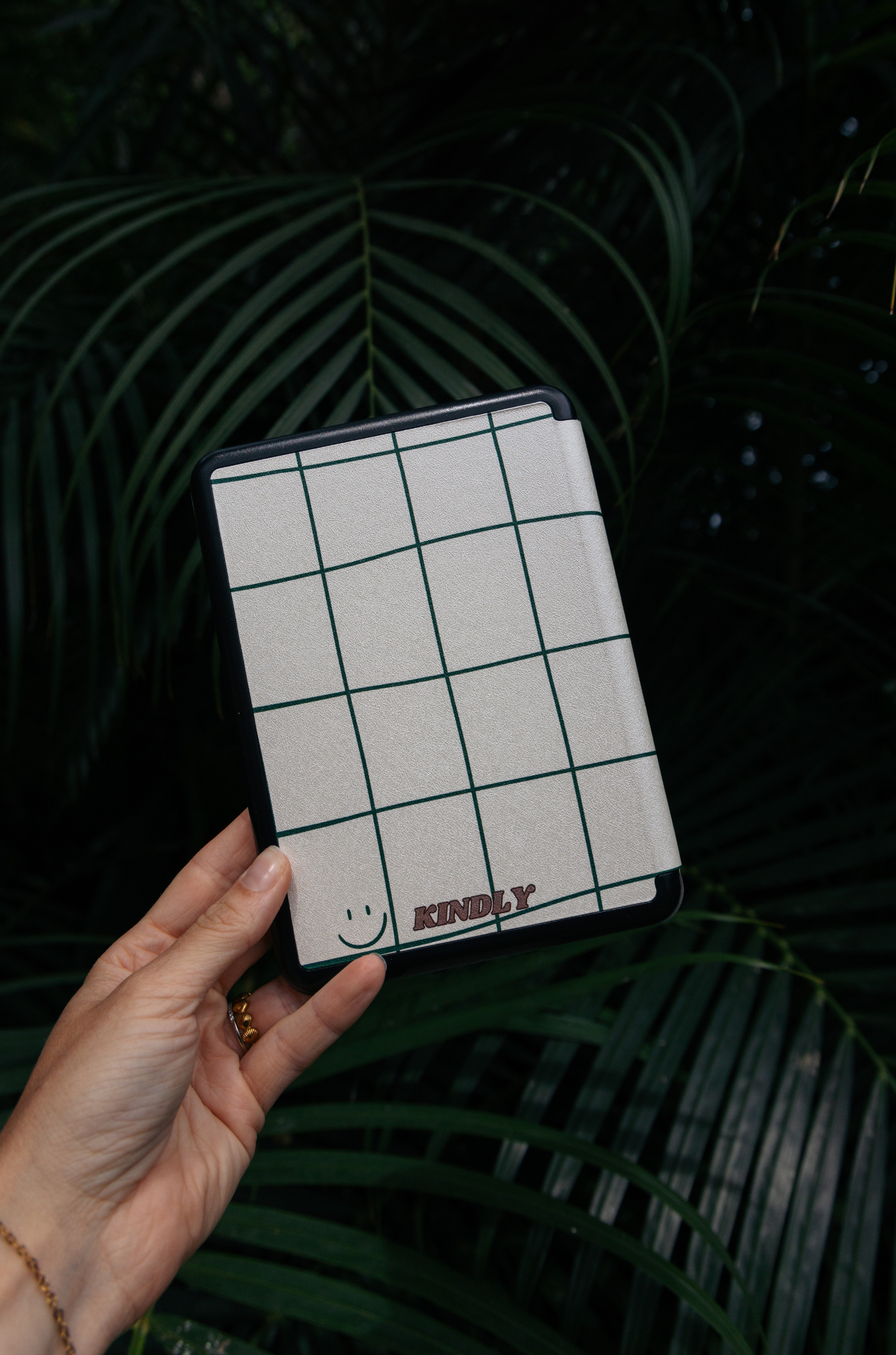 Be Happy. Kindle Case