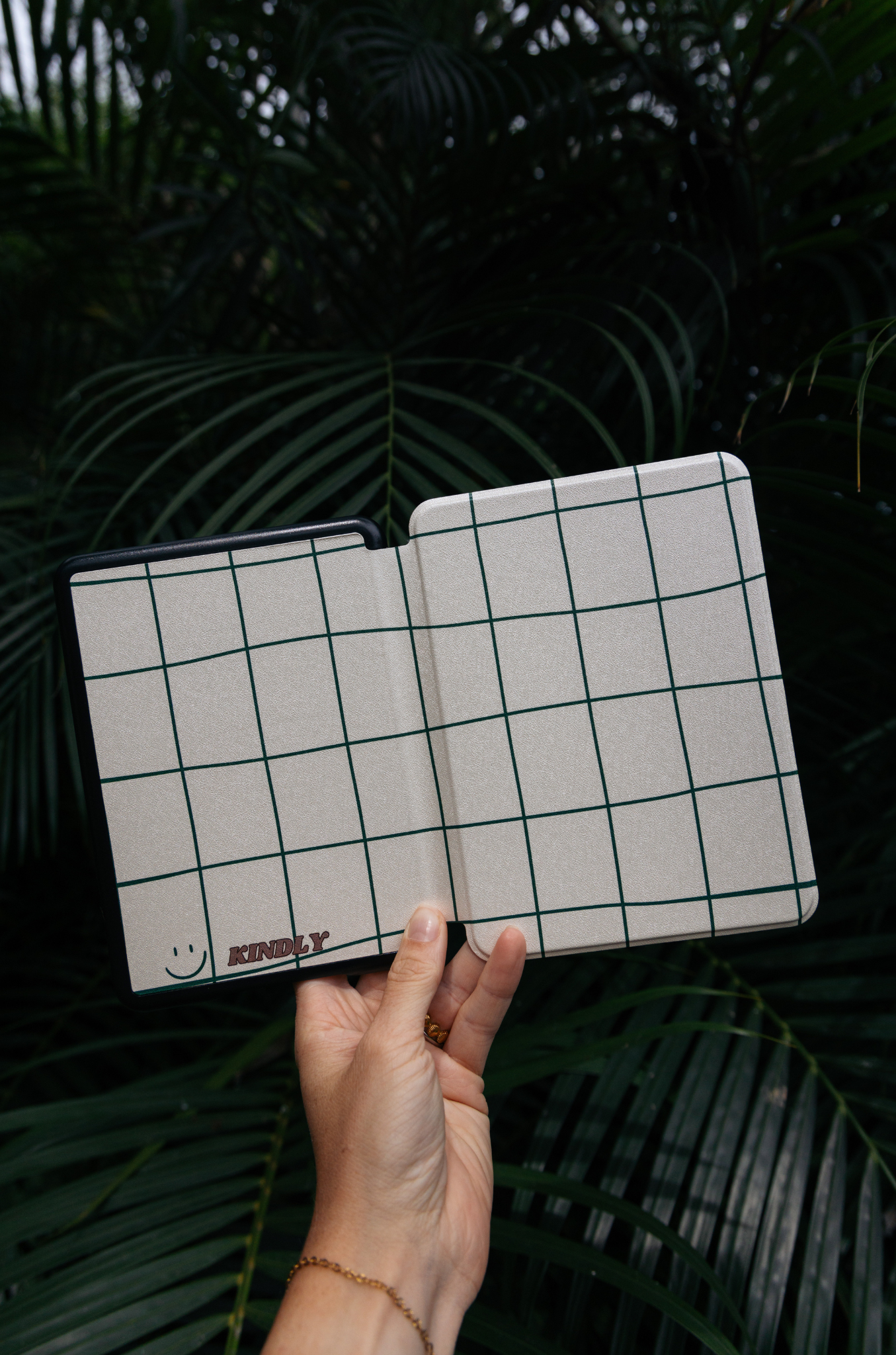 Be Happy. Kindle Case